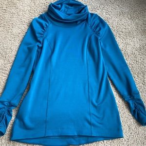 Long sleeve Calia sweatshirt